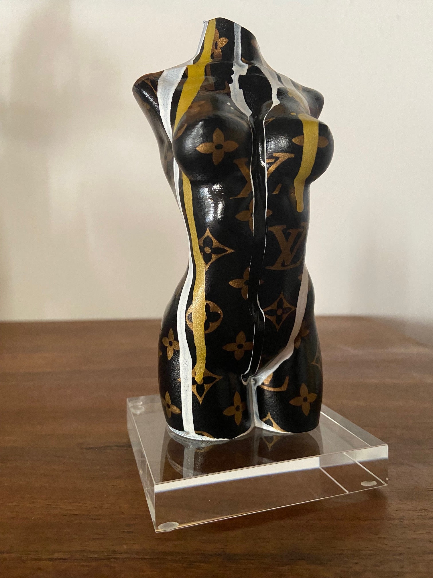 SMALL BLCK STATUE (2026) - MAM POP ART STORE