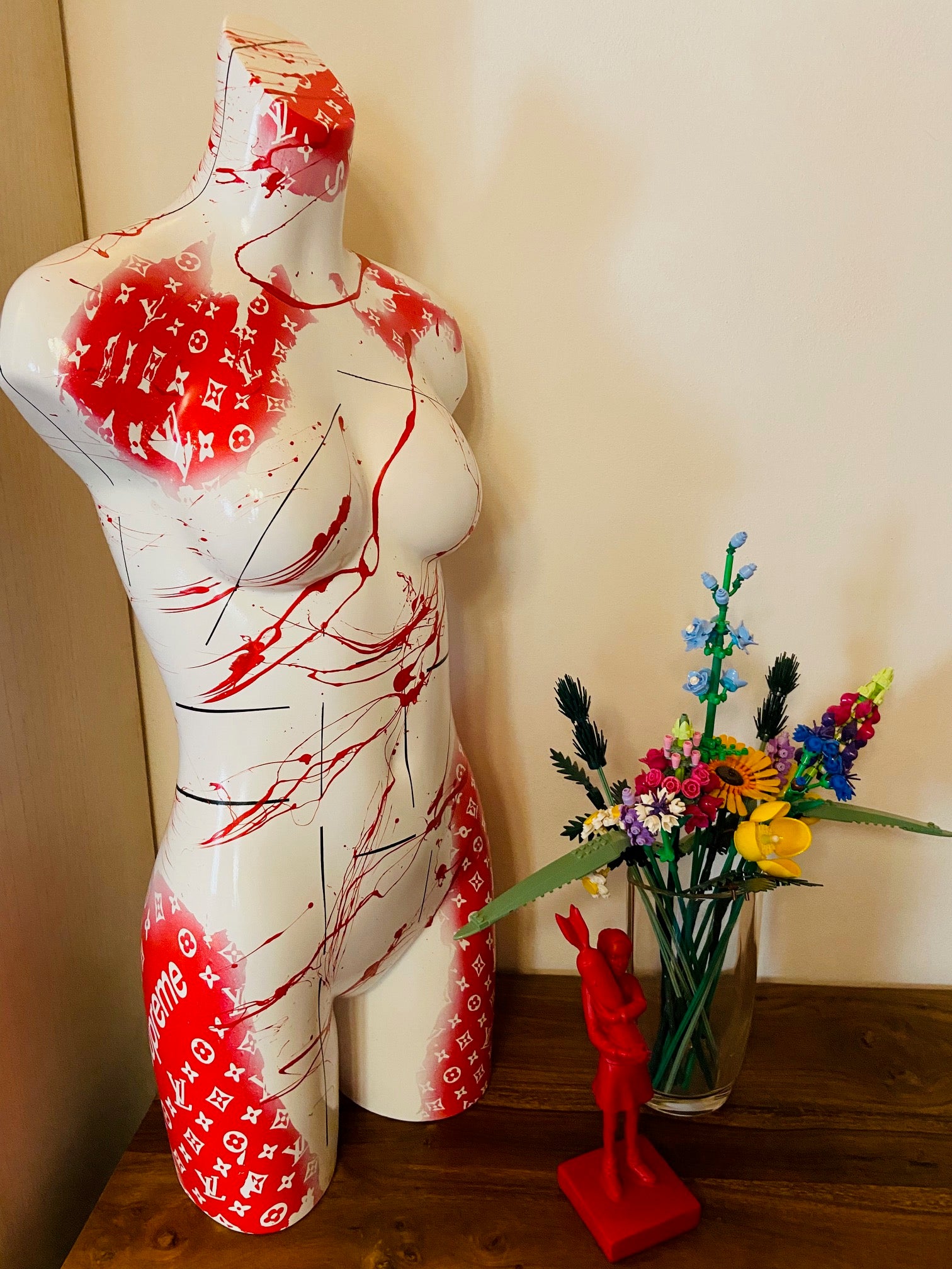 LADY SUPREME (2024) - MAM POP ART STORE