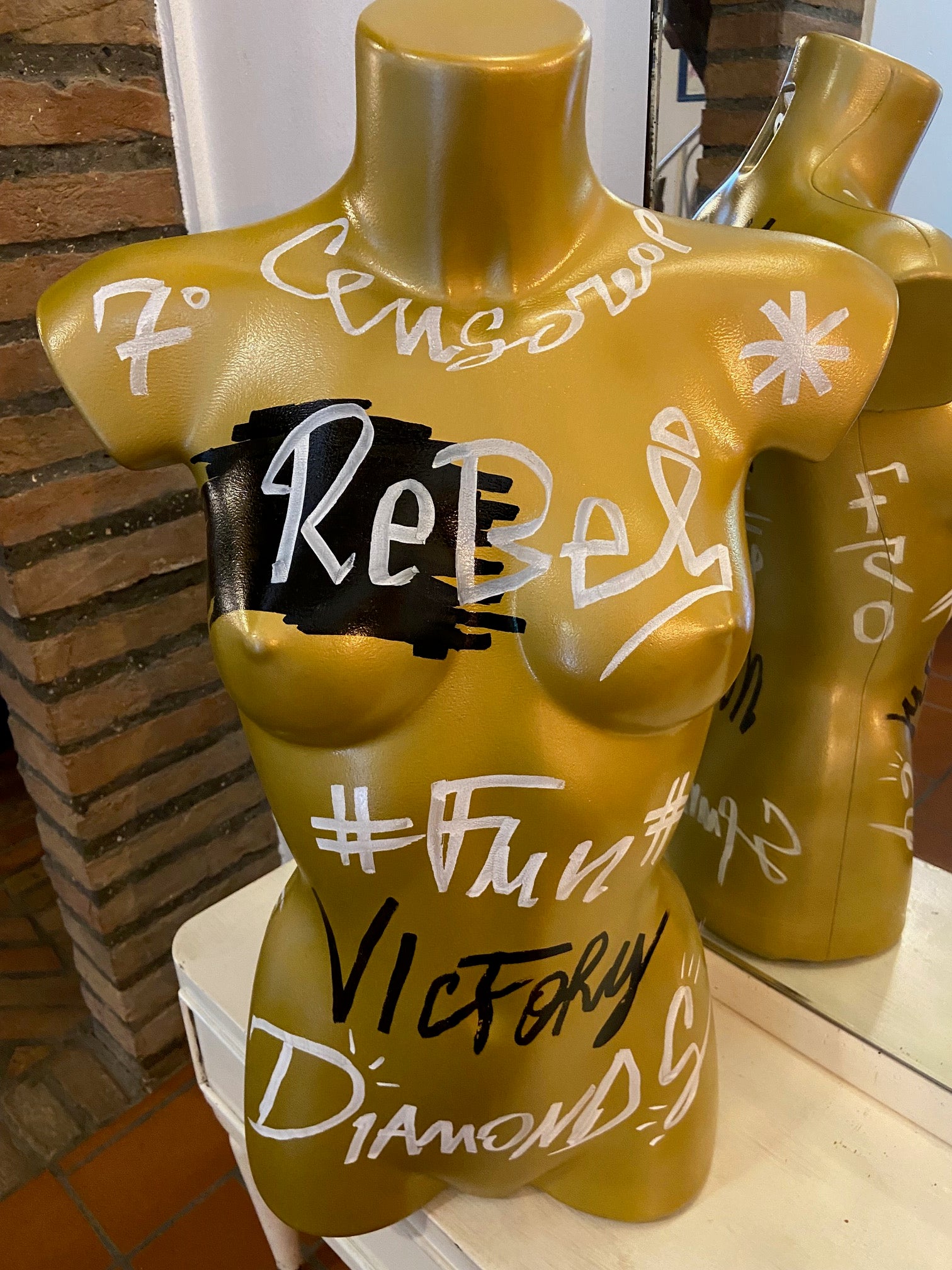 LADY REBEL (2024) - MAM POP ART STORE