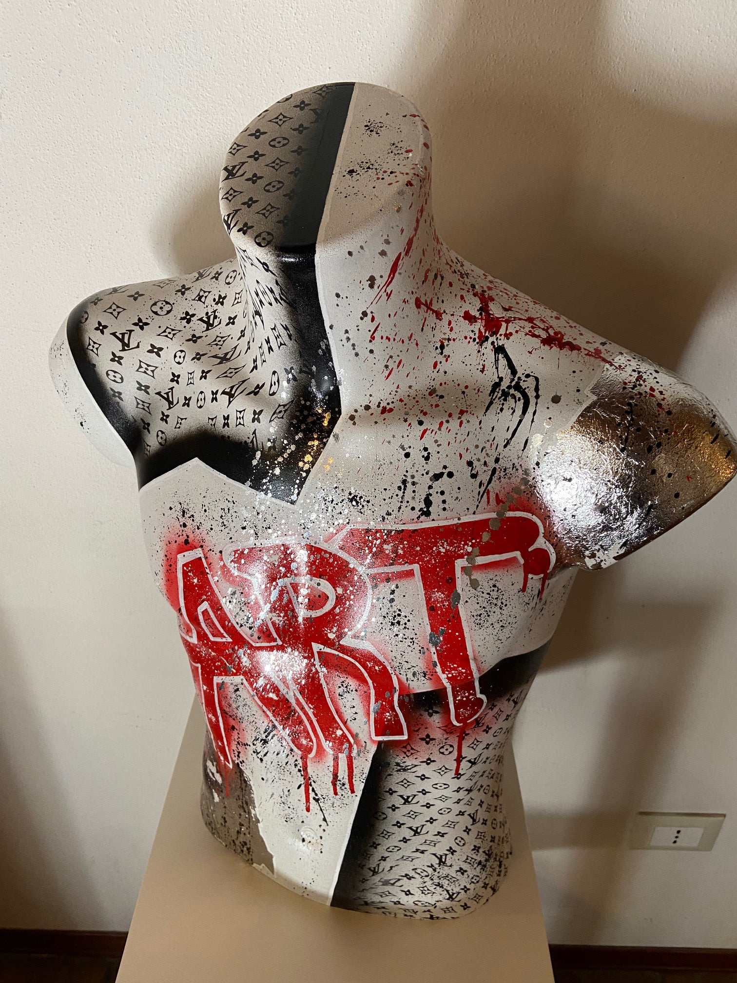 MR.ART (2025) - MAM POP ART STORE